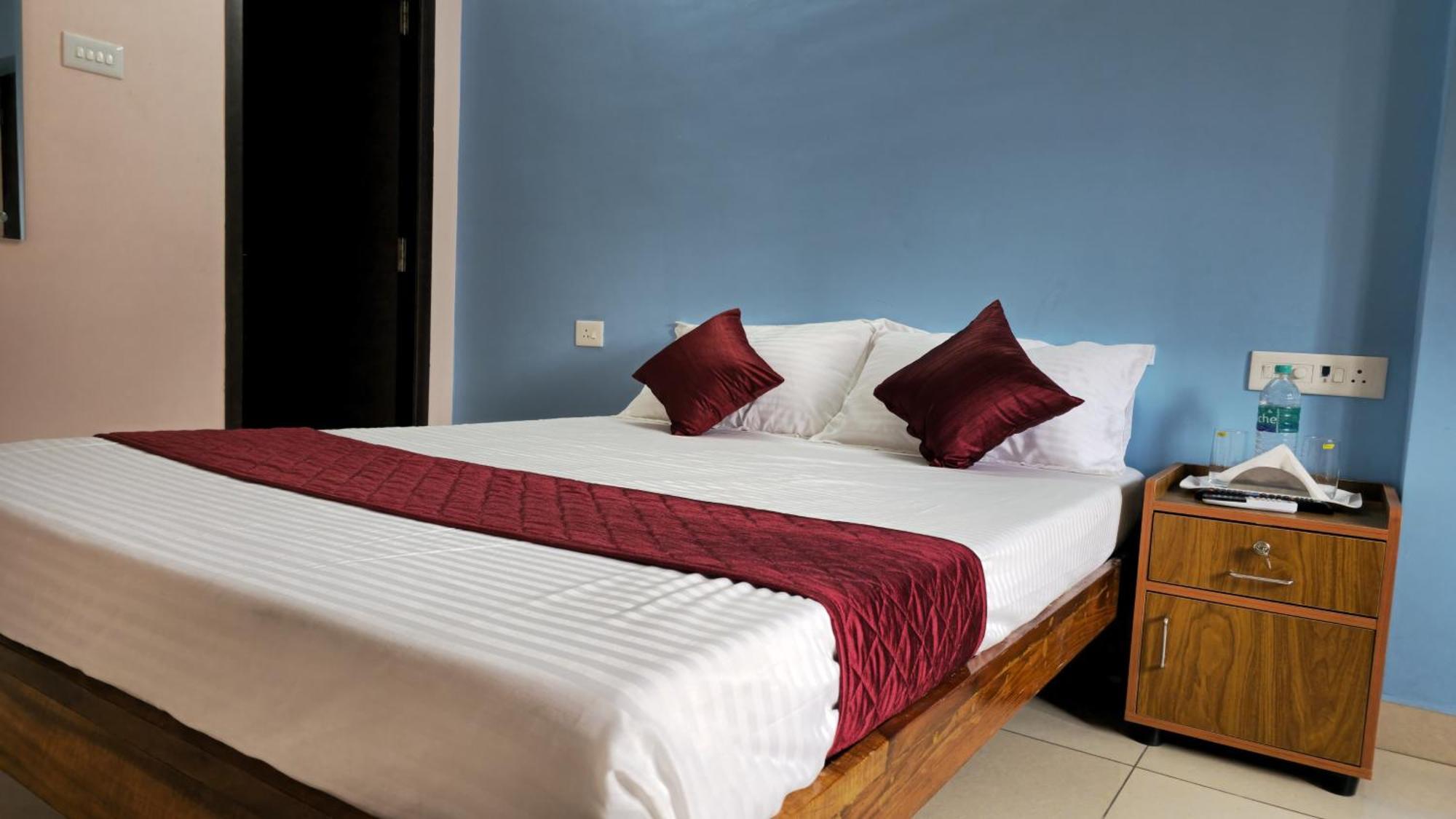 Pondy Pleasant Stay Pondicherry Eksteriør bilde